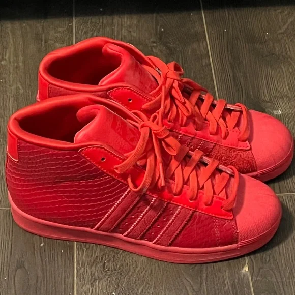 Red Adidas high top - Picture 7 of 9